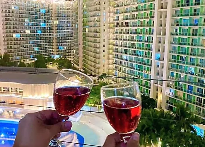 Отель Jn Staycation Urban Azure Манила