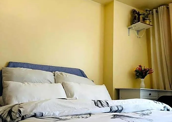 Jn Staycation Urban Azure Отель Манила