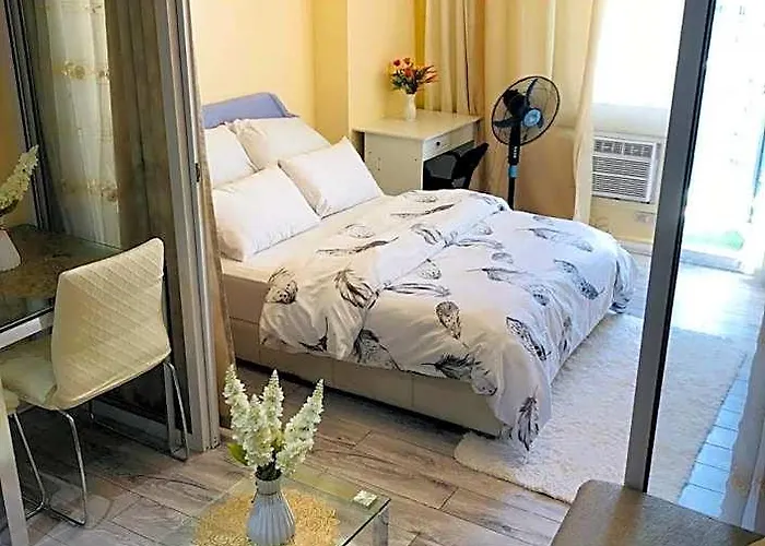 Jn Staycation Urban Azure Отель Манила